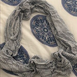 Infinity scarf